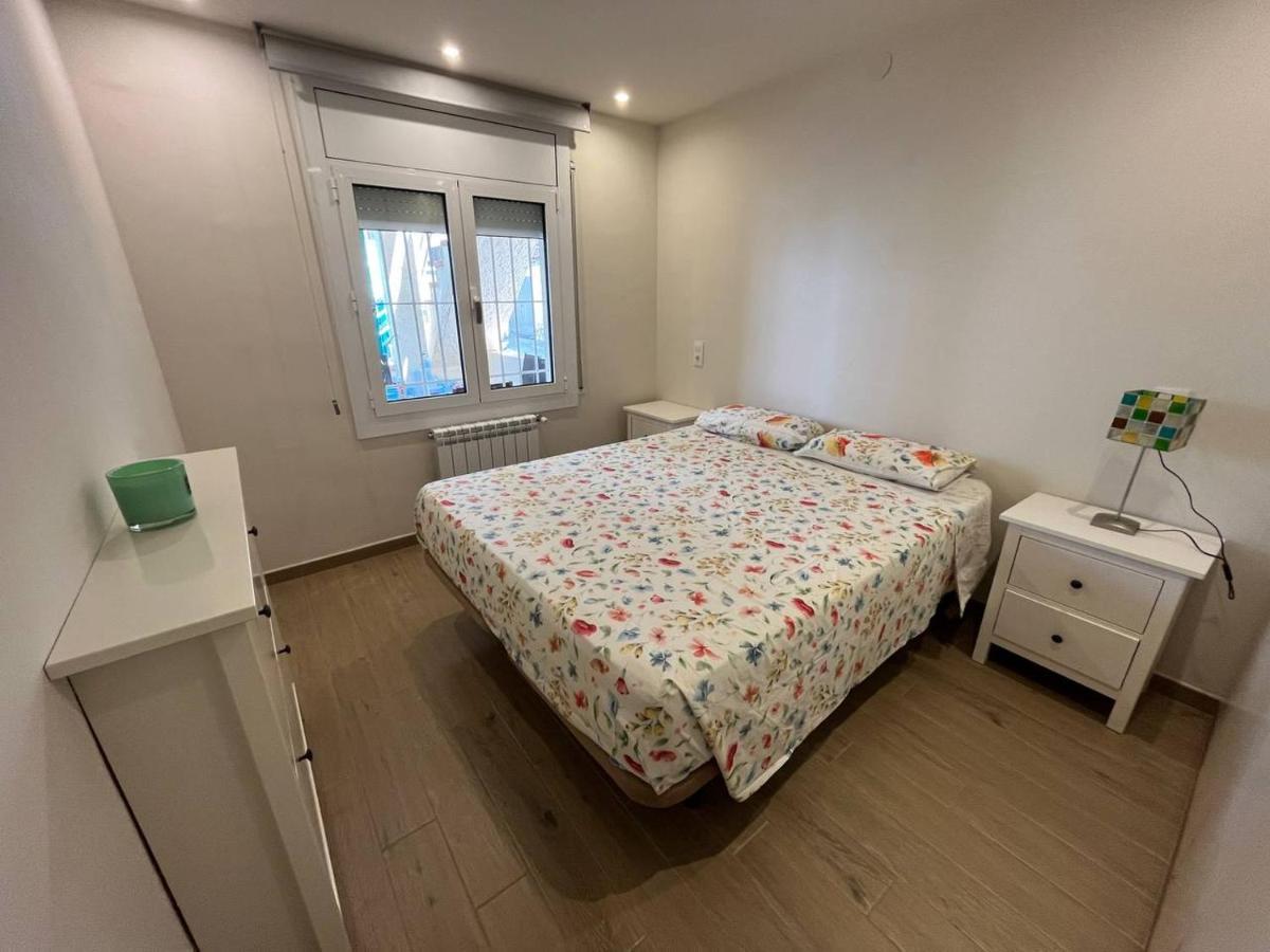 Apartamento En La Playa. Free Parking. Free Wifi L' Escala Exterior foto